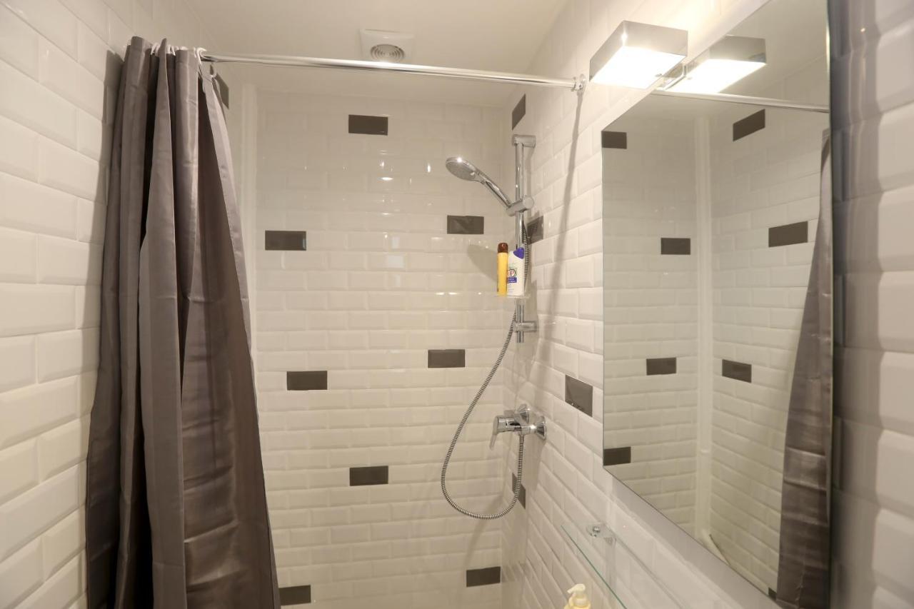 Renovated Studio For 2 Apartment Paris Bagian luar foto